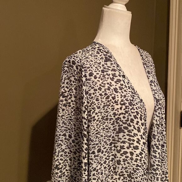 Black & White Leopard Print Kimono - Picture 4 of 8